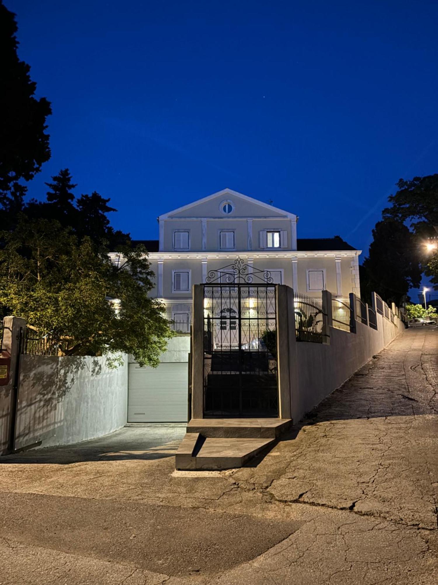 Captain' S Villa Boutique Hotel Veli Losinj Exterior photo